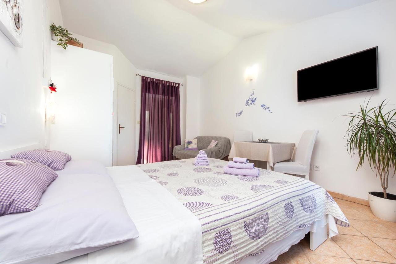 רוביני Apartments & Room Anita מראה חיצוני תמונה